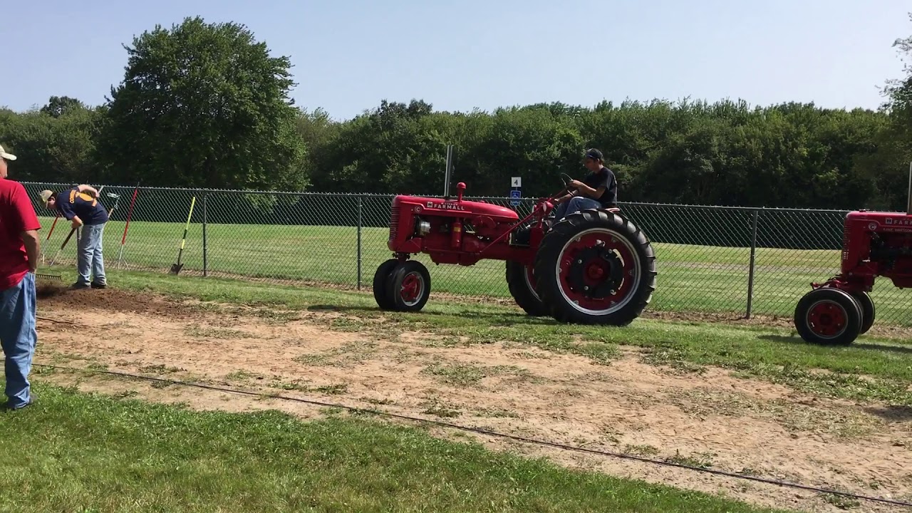 Woodbury FFA Tractor Pull - Round 2 - YouTube