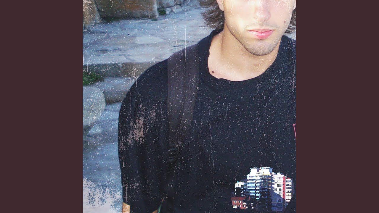 Regardez outro sur YouTube Regardez outro sur YouTube