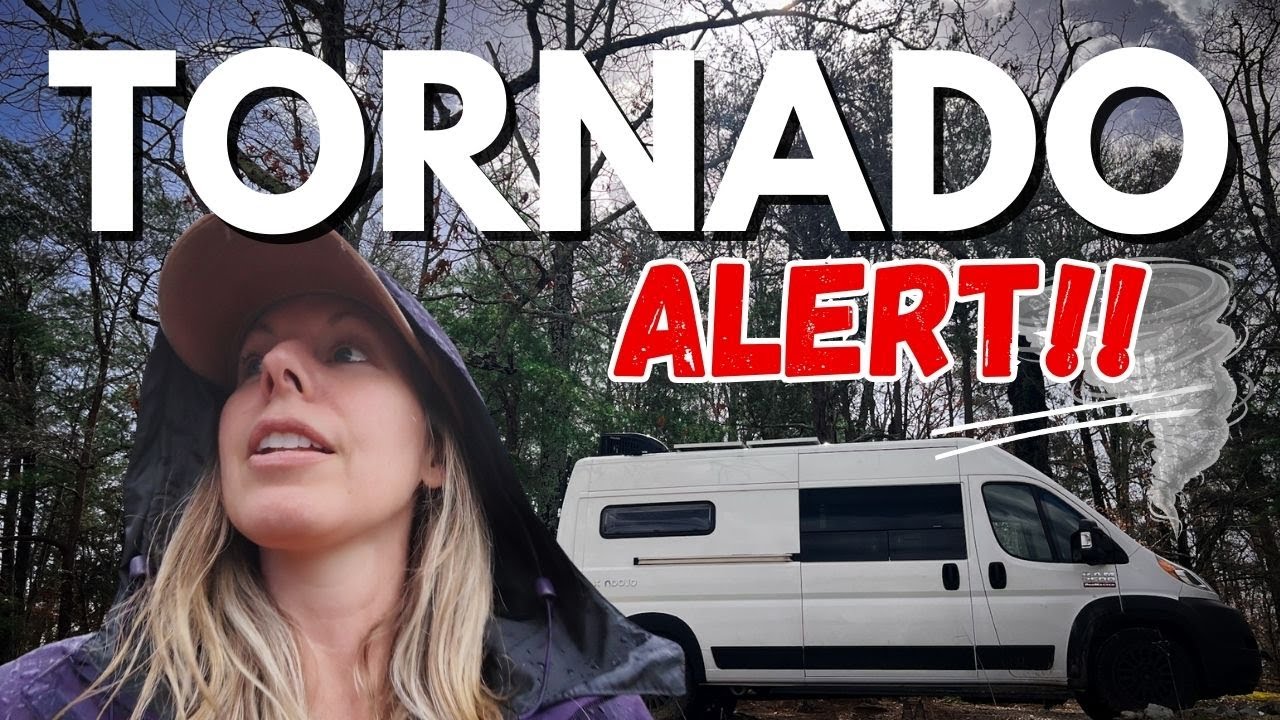 Предупреждения о торнадо в лесах Теннесси! 🌪️ | Как пережить сильный шторм в одиночку в своём фур...