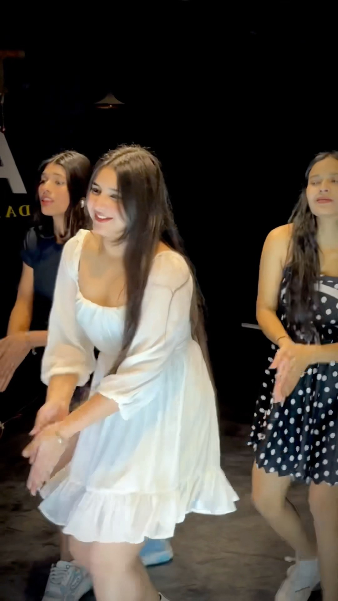 Bomb?? #youtube #ytshorts #look #dance #trending #viralvideo #upneetkaur
