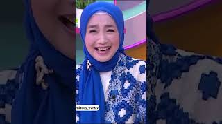 Desy Ratnasari Bingung Cowok Yang Deketin Pada Ilang  sweetdaddy