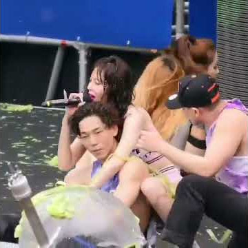 When Hyuna did this to her dancer😳🔥