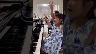 【発表会に向けて】〜小1さん〜　　　楽譜を渡して2週目になりました。一つ一つの音、リズム、指番号を確認しつつ、少しずつ雰囲気作りも進めていきます＊