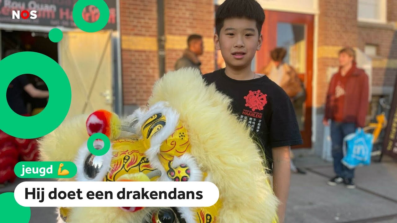 Ian viert Chinees Nieuwjaar 'Jaar van de slang, net als ik' - YouTube