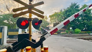 SIRINE LANGKA! Perlintasan KA Stasiun Surabaya Gubeng, Jawa Timur (REVISITED)
