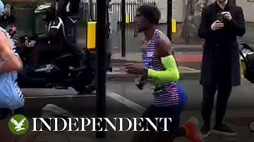 London Marathon 2023: Mo Farah leads men off in last home race