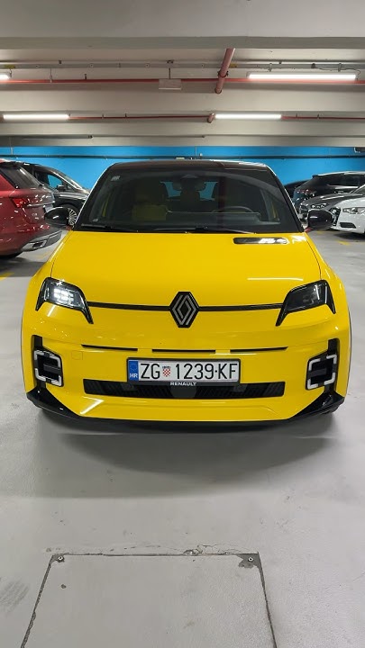New RENAULT 5 winks at you when you unlock it 😉😉