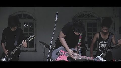 Slow Motion Car Crash - Nognota (Official Music Video)