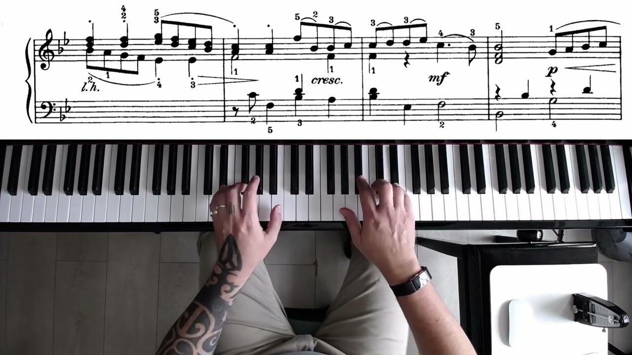 15 Gavotte - First Lessons in Bach - Schirmer's edition - YouTube