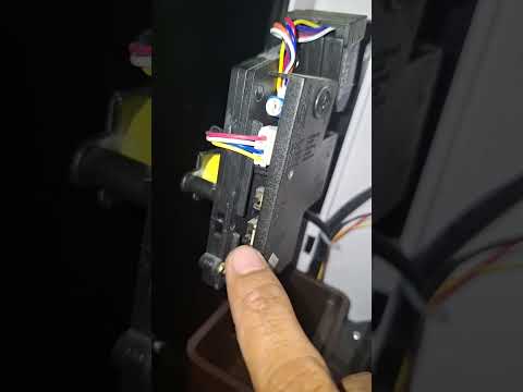 Lenovo IdeaPad Pro 5 14 Gen 9 (14AHP9) SSD slot