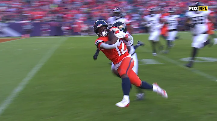 Harvey bounces off tacklers for an electric TD run