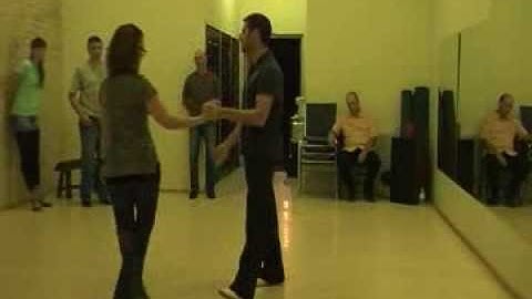 Argentine Tango lesson - Change of Direction - Cross Walk