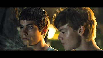 What movie do Thomas and Newt kiss?