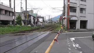 JR貨物  EF81 303形機関車が牽引する。 銀釜 ピカピカ　骨川踏切　撮影日2024 5 8