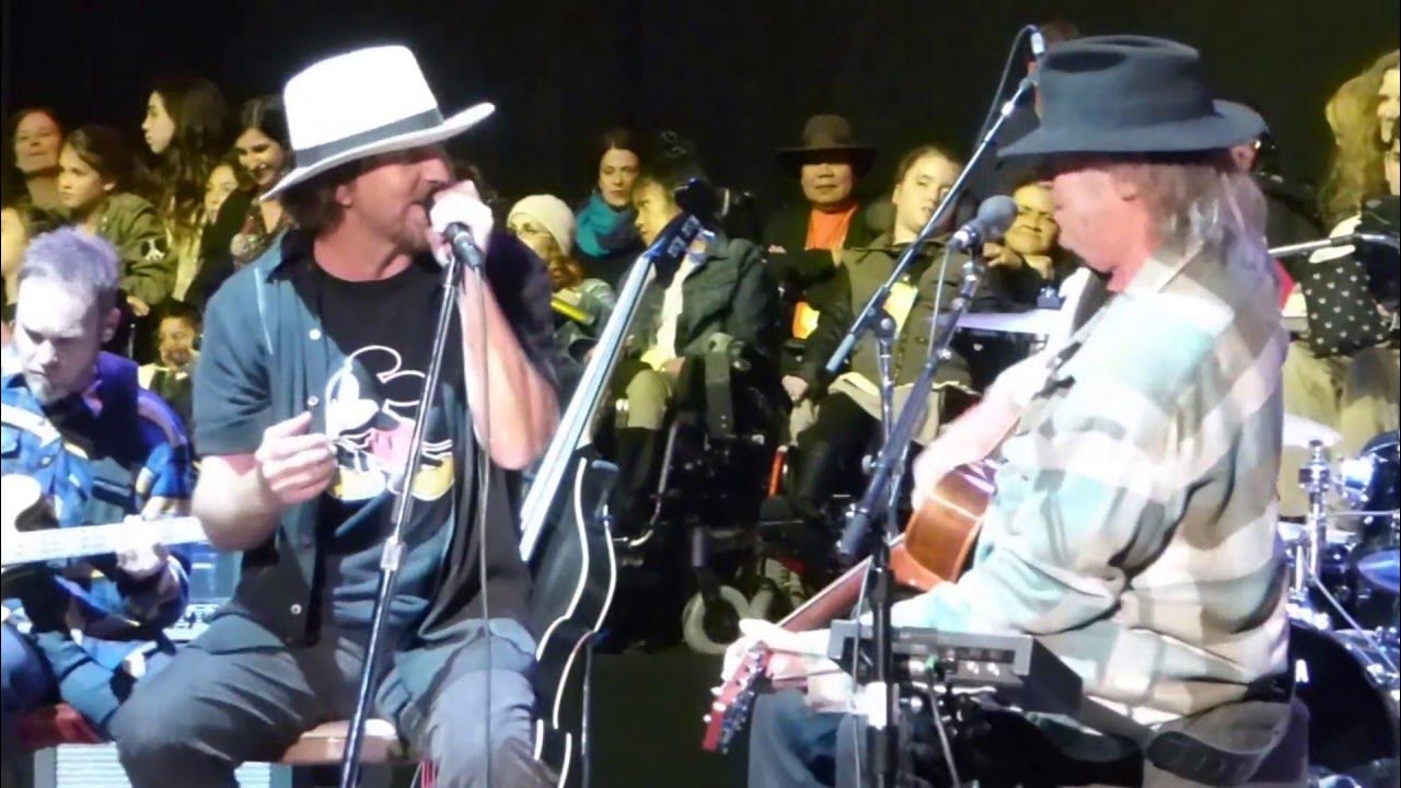 Pearl Jam & Neil Young Throw Your Hatred Down 26 Oct 2014 YouTube