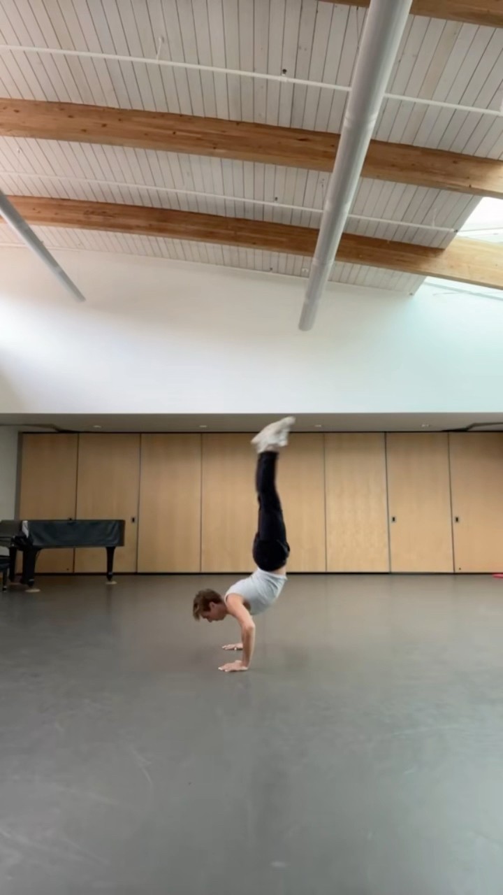can you do this? #sheadurazzo #dance #frontworm