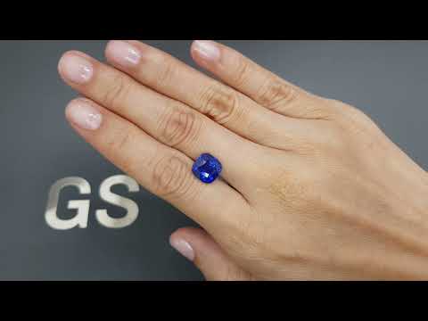 Royal Blue sapphire 4.51 carats in cushion cut, Sri Lanka Video  № 1