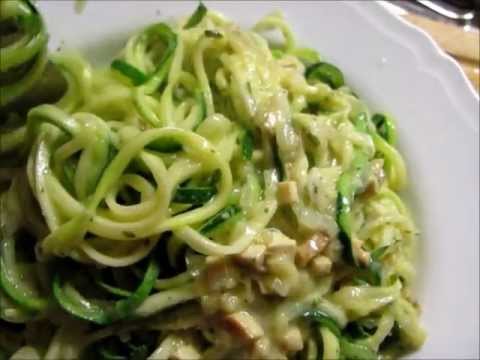 Daumen hoch wenn ihr mehr solche Koch-Videos haben wollt :) Zucchini Spaghetti Carbonara aus Vegan F. 