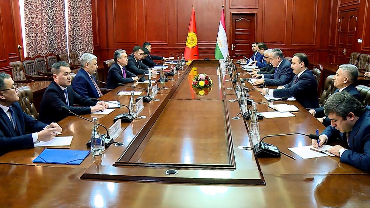 Таджикистан и Кыргызстан подписали программу сотрудничества