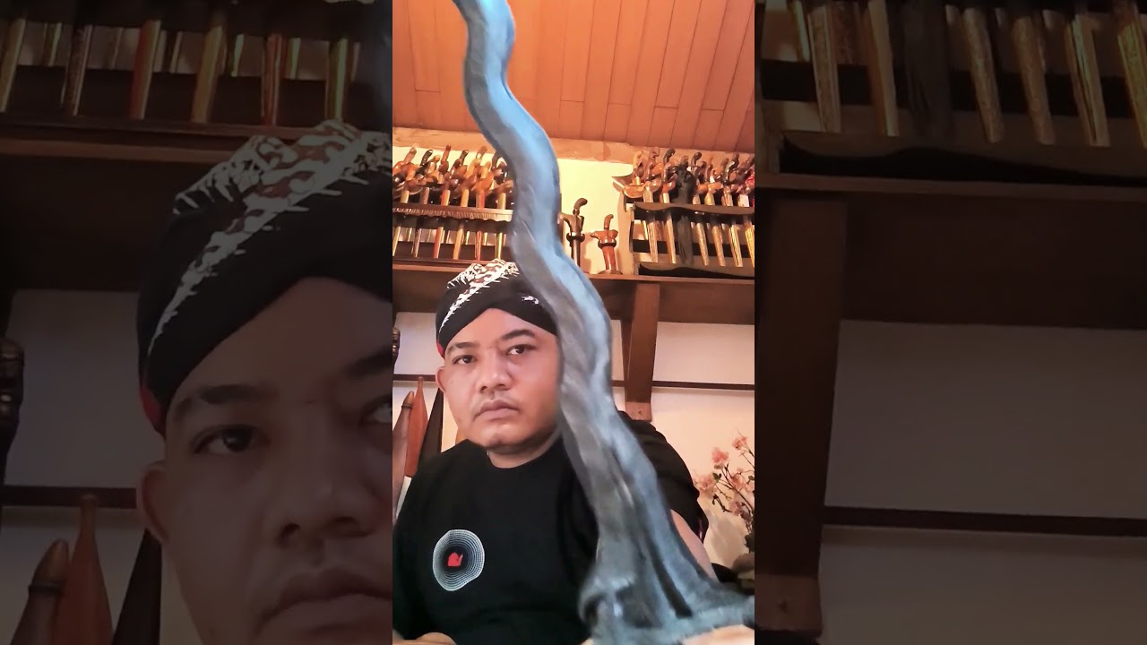 pusaka keris sengkelat blarak sineret