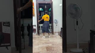 Hermana Teresa Mueve La Cadera