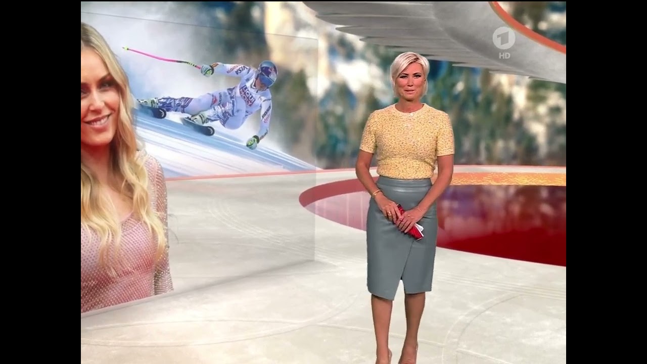 20241117 Kamilla Senjo Leather Skirt