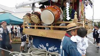 20180916 2004やわたんまち2日目神明町の山車と遊ぶ爺と孫