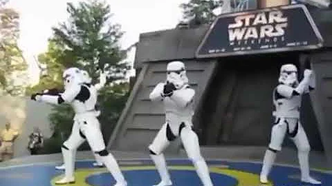 Darth Vader and the galactic empire Stormtrooper's dancing Michael jackson's 'Beat It'