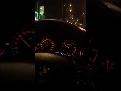 yağmurlu gün gece sürüşü BMW