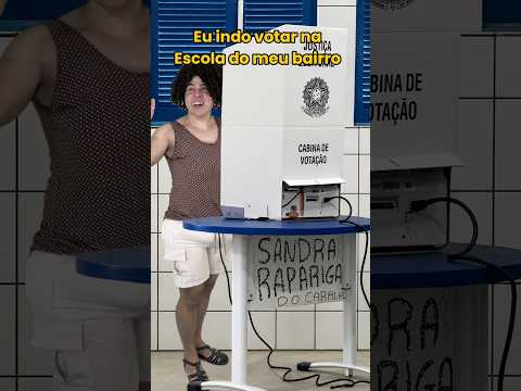 Eu indo votar na escola do meu bairro kkkk