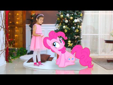 Помогаем красивенькой веселой лошадке организовать праздник(14 серия на KidsFM)