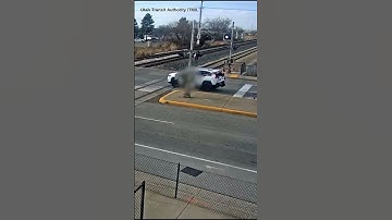 Train Collides with SUV in Dramatic Utah Crossing Incident | DRM News | AP1B