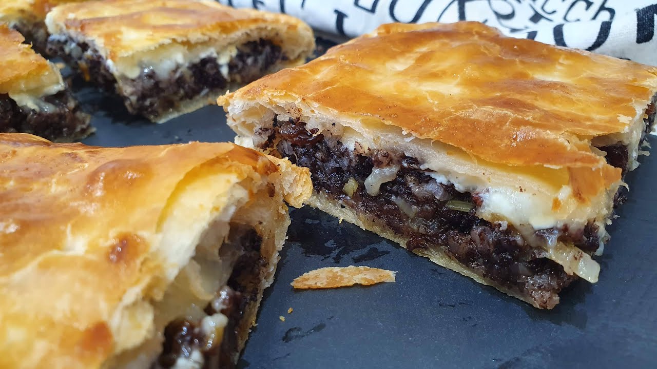 TODOS TE PEDIRÁN MÁS - Pastel de morcilla con queso de cabra y cebolla caramelizada