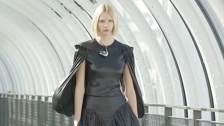 Stella McCartney | Fall Winter 2022/2023 | Full Show