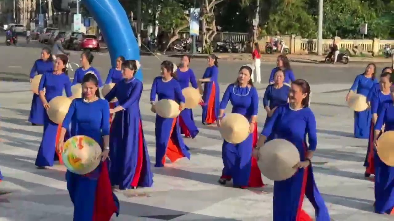 Tà áo dài Việt Nam 