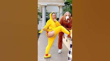 I think people should be kinder to jokes like this. And YOU?😫🤷🏻‍♀️LA ELVÍRA #shorts