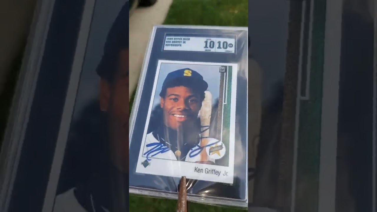$50,000 Baseball Card cracked out of a slab!   