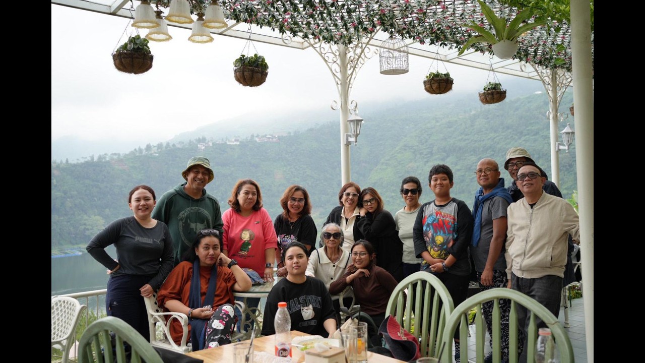 VOCAL GROUP BUSEL FAMILY - JINGLE ALL THE WAY