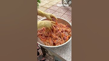 Cá lau kiếng được biết đến làm sạch bể nuôi cá cảnh nhưng nay được dùng làm khô cực kỳ ngon