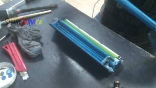 Видео OKI C 610/710 Ремонт узла фотобарабана (Drum unit disassembly) (автор: lexx Surkopff)
