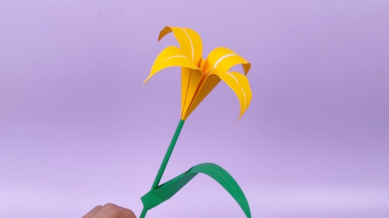 Ты не поверишь — это бумажная лилия! 🌼 Невероятное оригами