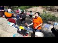 Aquí lavando Ropa en el río. 
Quienes de ustedes a lavado ropa en un río?
Reciclaje y Turismo con No