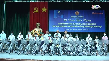 Tặng quà cho người có công với cách mạng, HS nghèo, HS có hoàn cảnh khó khăn huyện Xuyên Mộc | BRTgo