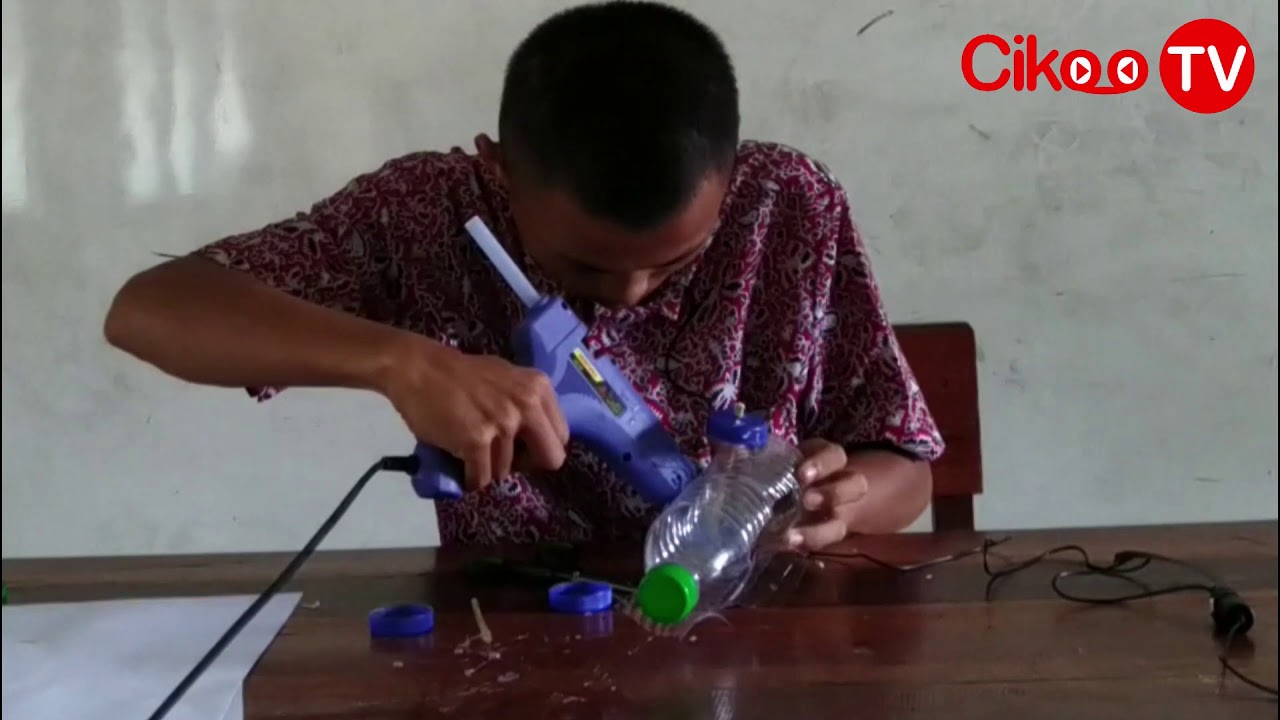 Membuat Mobil Mainan  dari  Botol Plastik Bekas  Alexander 