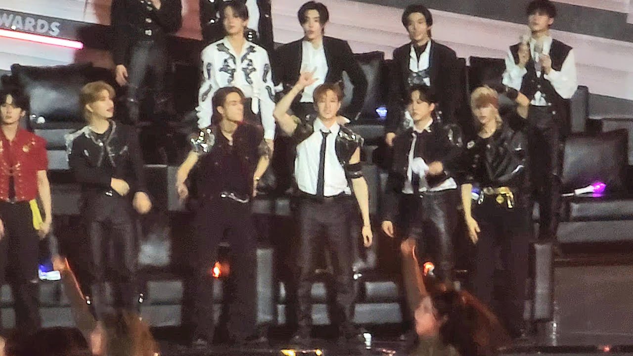 Stray Kids reaction to 'LE SSERAFIM - UNFORGIVEN' GDA 2024 Jakarta, Indonesia [FULL] SKZ