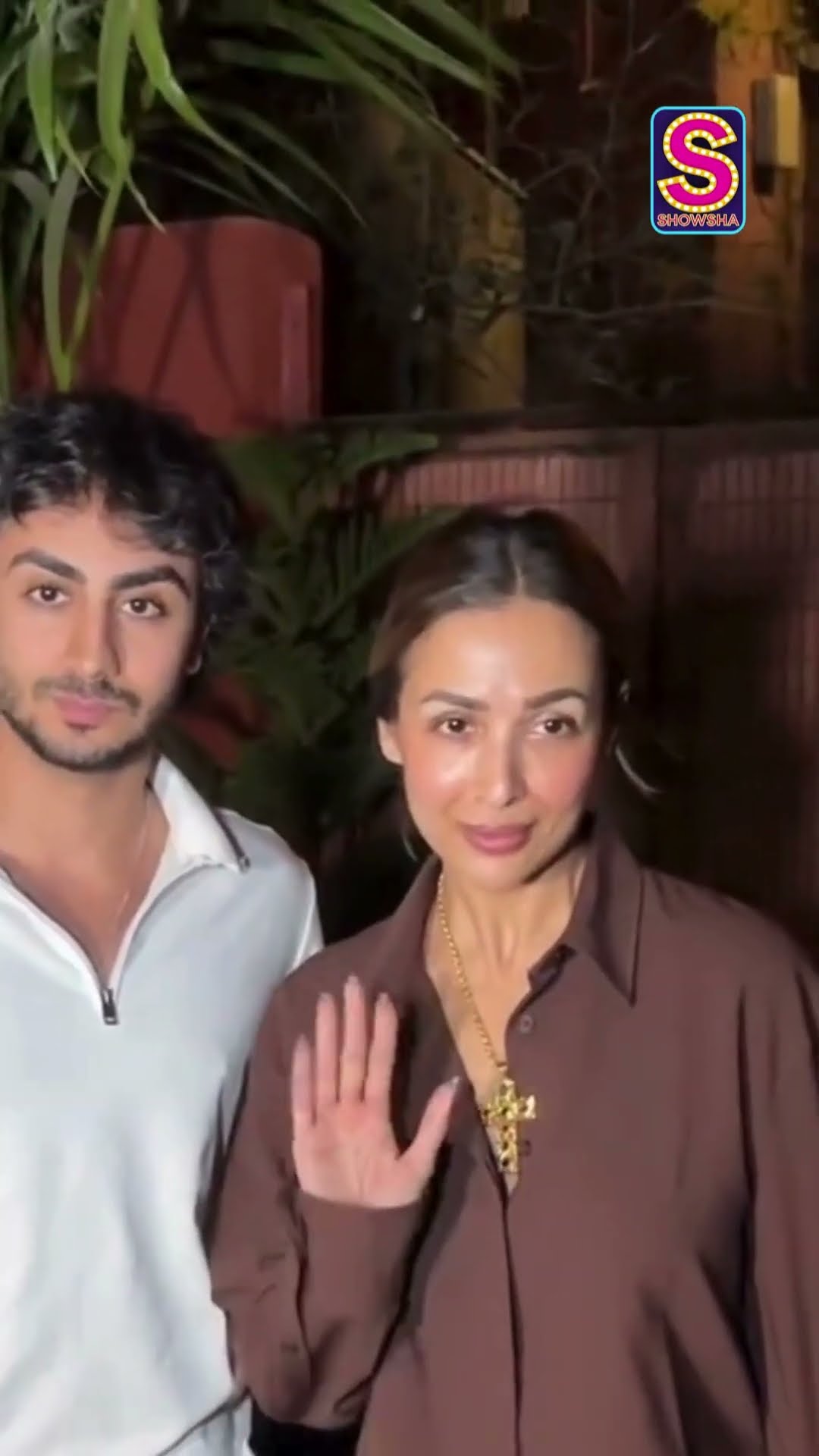 Chic Mother-Son Duo Papped: Malaika Arora Poses With Arhaan Khan | N18S | #shortvideos