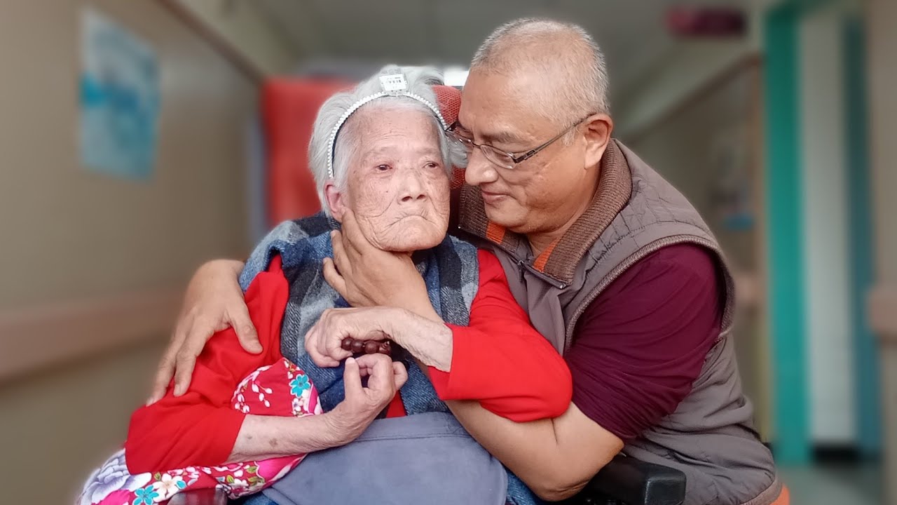 「大慶與母DM」正在直播！