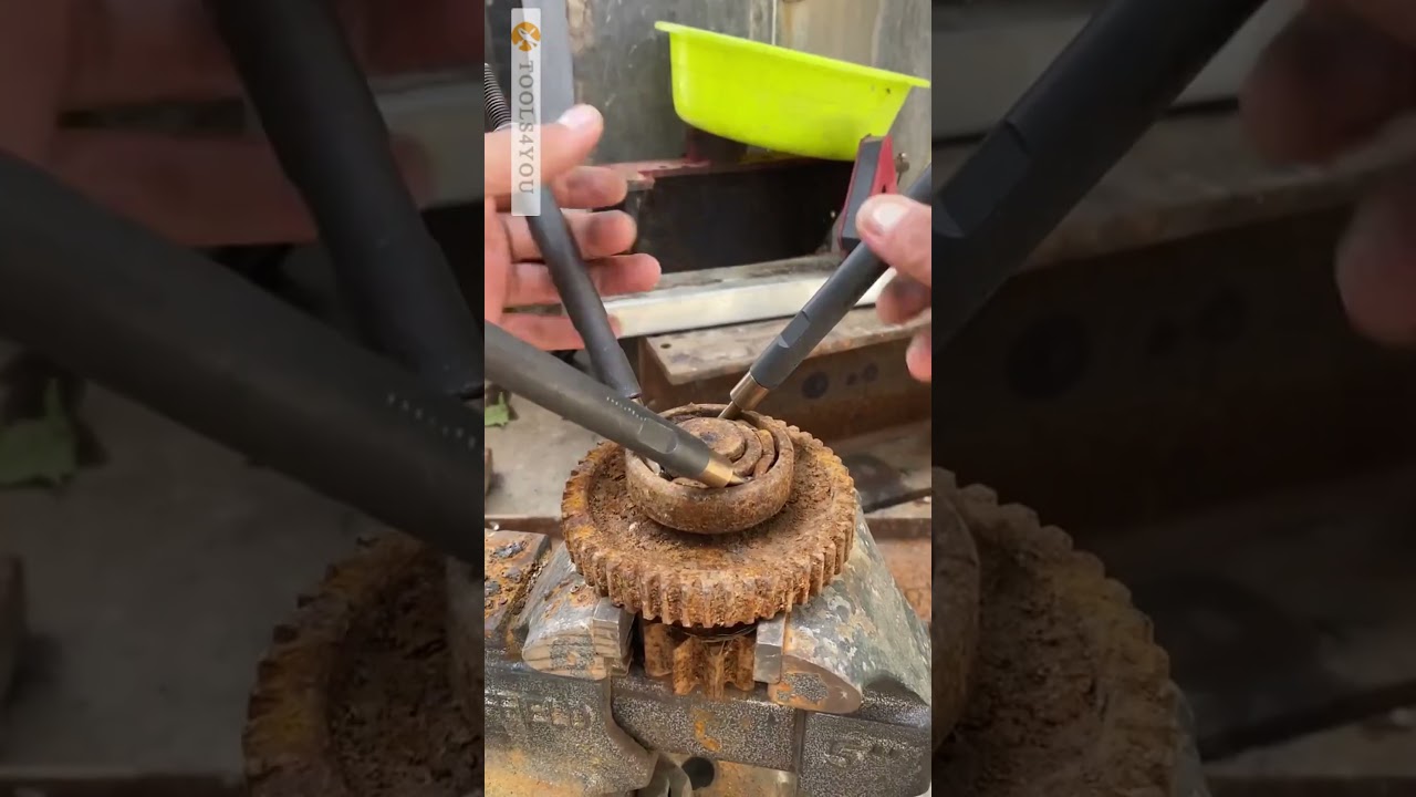Clever removal of rusted bearings