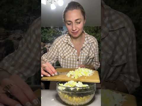 Ну очень вкусный салат из 2-х ингредиентов 😍#быстрыйсалат #вкусныйсалат #мамаготовит