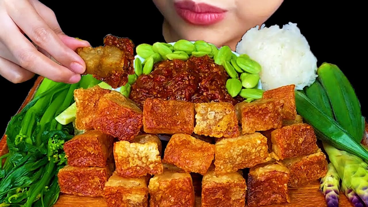 Eating Spicy Food||Crispy Pork Belly, Spicy Chili Sauce, Stink Beans & Fresh Vegetables